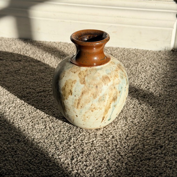 B Linda Signed Studio Pottery Bud Vase Earth Tone Glaze Stoneware Art Pottery - Picture 2 of 5